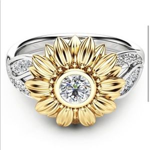 18K SUNFLOWER DIAMOND STATEMENT RING
